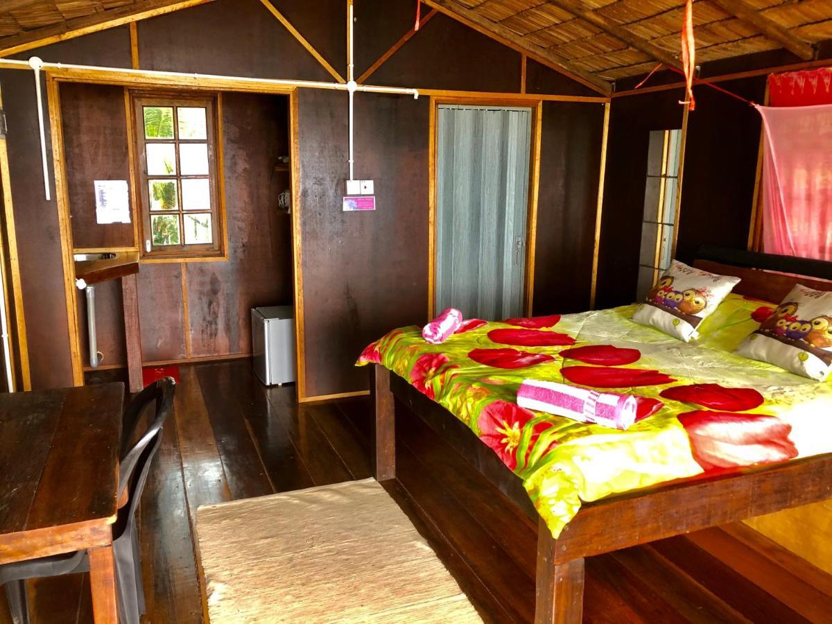 Beachfront Hut Upstairs Astra - Beach Shack Chalet Kampong Juara Dış mekan fotoğraf