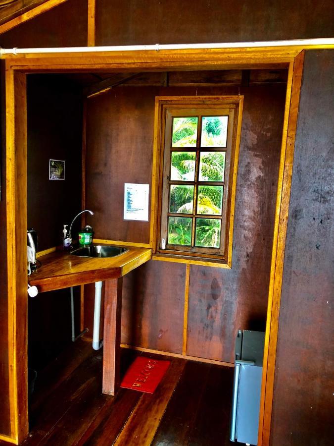 Beachfront Hut Upstairs Astra - Beach Shack Chalet Kampong Juara Dış mekan fotoğraf